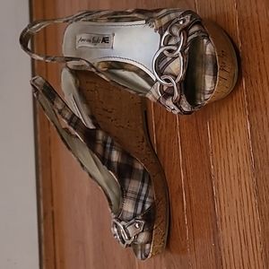 AMERICAN EAGLE PLAID WEDGES